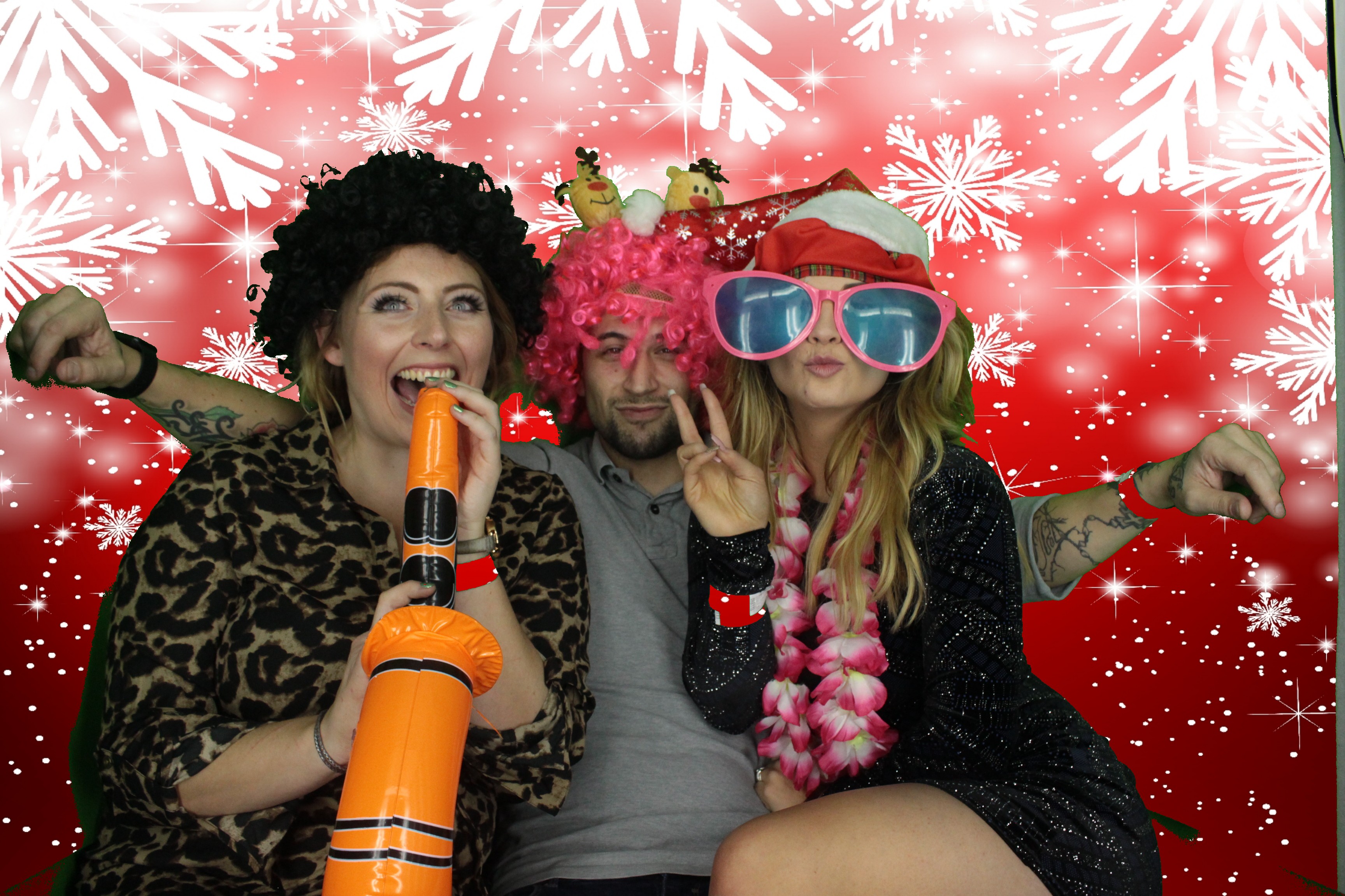 One Line Christmas Party | View more photos from the event at gallery.myphotoboothexperience.co.uk/u/MyPhotoBoothExperienceLtd/One-Line-Christmas-Party
